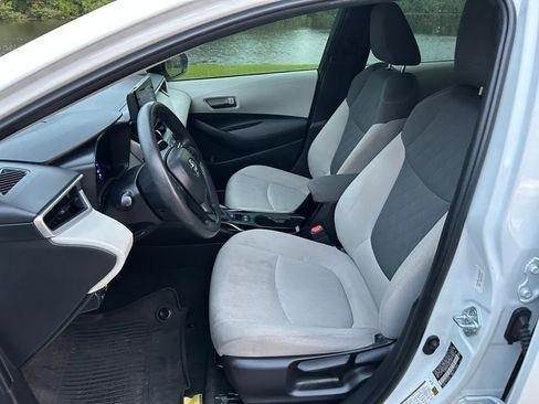 Used 2022 Toyota Corolla LE image 14