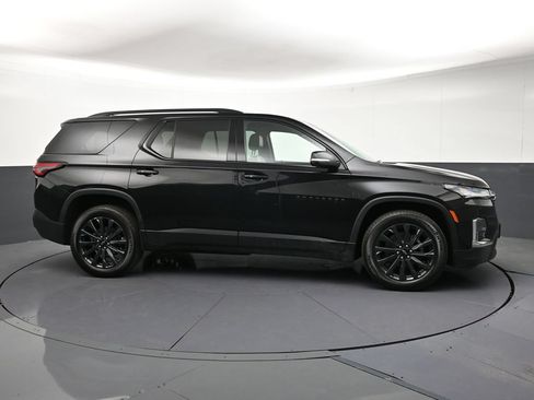 Used 2023 Chevrolet Traverse RS w/ LPO, Floor Liner Package AWD/4WD image 6