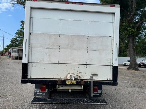 Used 2006 Ford E-350 and Econoline 350 Super Duty RWD image 4