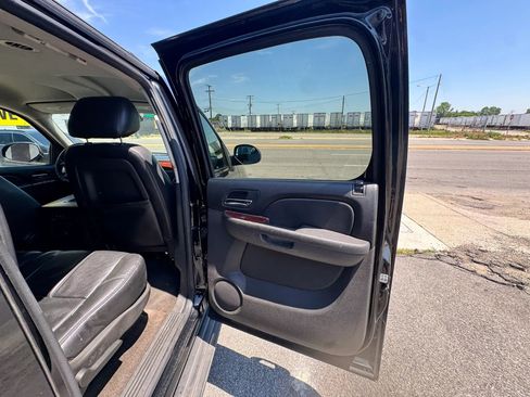 Used 2013 GMC Yukon XL SLT AWD/4WD image 17