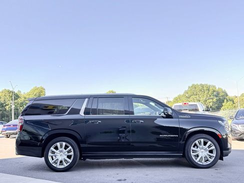 Used 2024 Chevrolet Suburban High Country AWD/4WD image 8