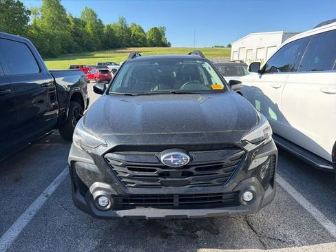 Used 2025 Subaru Outback Onyx Edition AWD/4WD image 3
