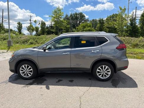 Used 2018 Nissan Rogue SV AWD/4WD image 14