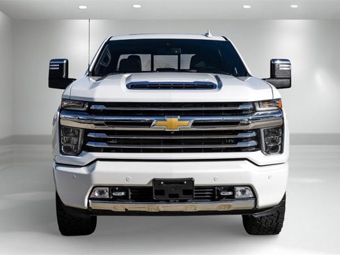 Used 2022 Chevrolet Silverado 2500 High Country w/ Safety Package II image 5