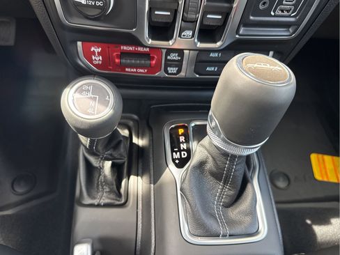 New 2026 Jeep Gladiator Rubicon w/ Safety Group AWD/4WD image 14