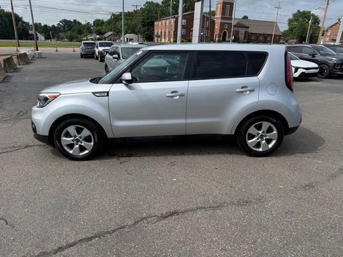 Used 2018 Kia Soul w/ Convenience Package FWD image 4