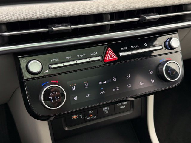 Certified 2025 Hyundai Tucson Limited AWD/4WD image 25