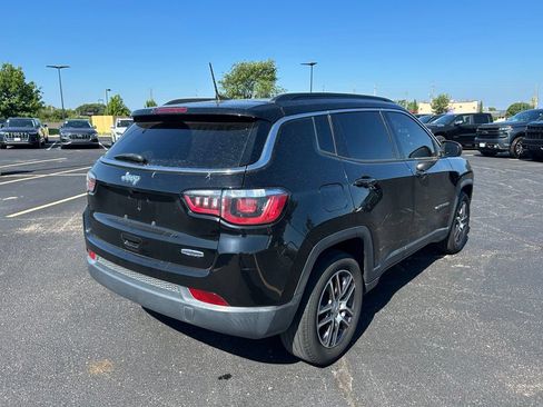Used 2019 Jeep Compass Latitude FWD image 9