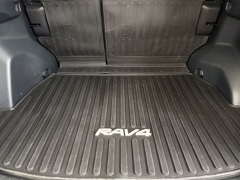 Used 2024 Toyota RAV4 LE AWD/4WD image 15