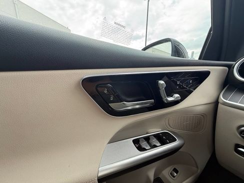 Used 2026 Mercedes-Benz GLC 300 4MATIC image 19