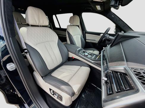 New 2027 BMW X7 xDrive40i w/ Executive Package AWD/4WD image 16