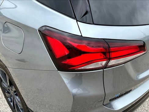 Used 2024 Chevrolet Equinox RS FWD image 23