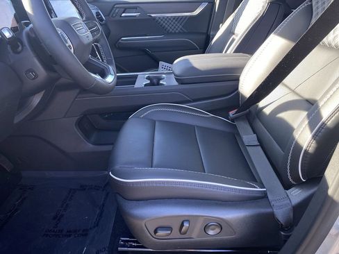 New 2026 GMC Acadia Denali w/ Super Cruise Package image 32