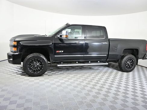 Used 2019 Chevrolet Silverado 2500 LTZ w/ Duramax Plus Package AWD/4WD image 2