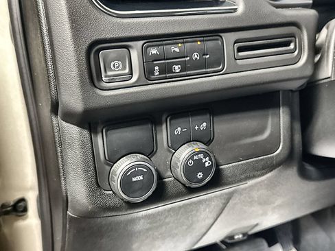 Used 2023 Chevrolet Suburban RST w/ Luxury Package RWD image 16