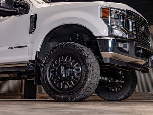 Used 2022 Ford F350 Lariat w/ Lariat Ultimate Package AWD/4WD image 16