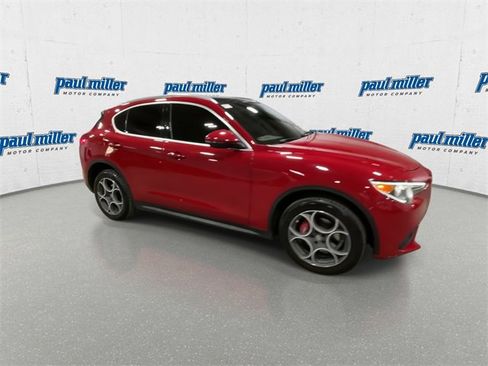 Used 2018 Alfa Romeo Stelvio Ti image 2