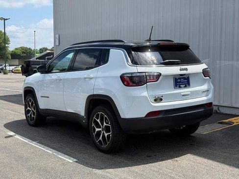 Used 2025 Jeep Compass Limited AWD/4WD image 3