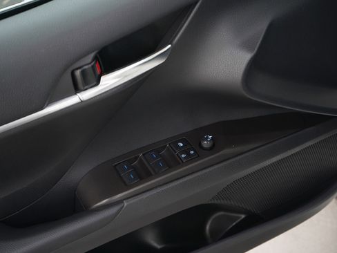 Used 2024 Toyota Camry SE image 20