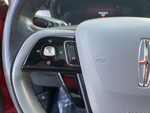 Used 2022 Lincoln Corsair Reserve w/ Sport Package image 17