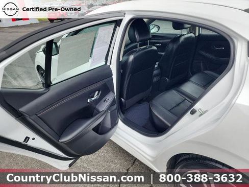 Certified 2023 Nissan Sentra SR w/ SR Premium Package FWD image 22