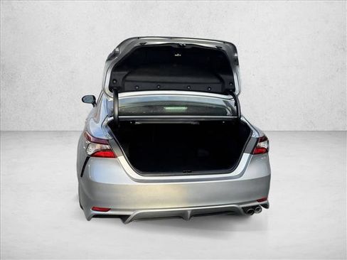 Used 2024 Toyota Camry SE image 7