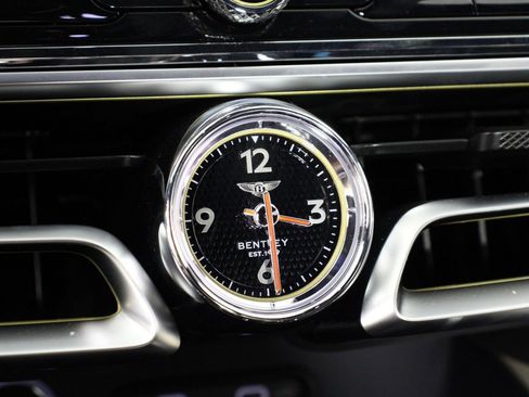 New 2025 Bentley Flying Spur Plug-In Hybrid AWD/4WD image 16
