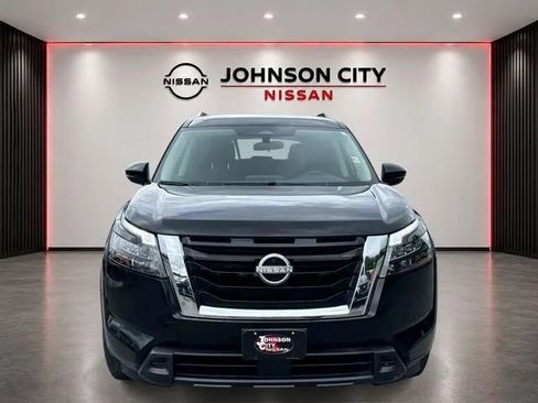 Used 2025 Nissan Pathfinder SV FWD image 10