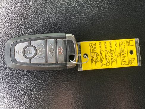 Used 2017 Ford F250 Lariat w/ Lariat Ultimate Package AWD/4WD image 22