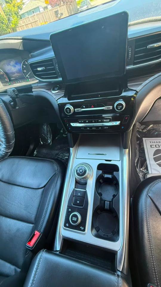 Used 2024 Ford Explorer Limited AWD/4WD image 6