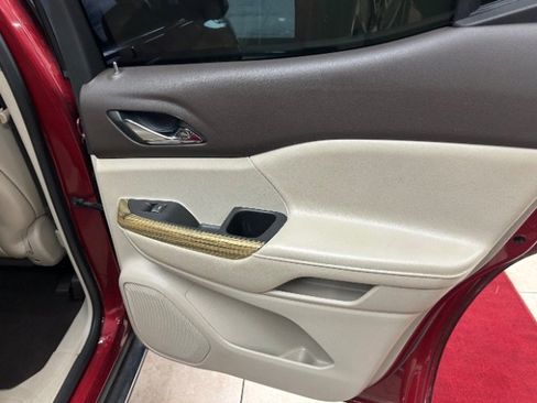 Used 2019 GMC Acadia Denali image 15