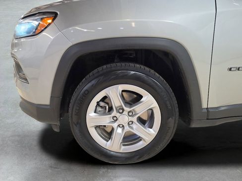 Used 2024 Jeep Compass Latitude image 23