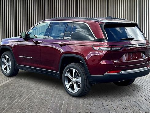 New 2025 Jeep Grand Cherokee Limited w/ Luxury Tech Group II image 3