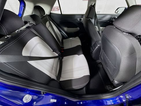 Certified 2024 Hyundai Venue SEL image 30