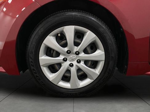 Used 2022 Toyota Corolla LE FWD image 12