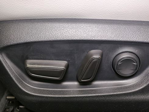 Used 2023 Toyota Camry SE image 42