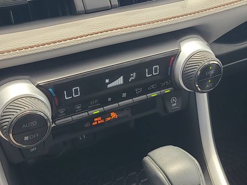 Certified 2025 Toyota RAV4 XLE w/ Convenience Package FWD image 15