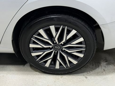 Certified 2023 Nissan Altima 2.5 SV image 9