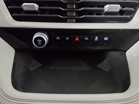 Used 2025 Ford Explorer Active w/ Active Comfort Package image 24