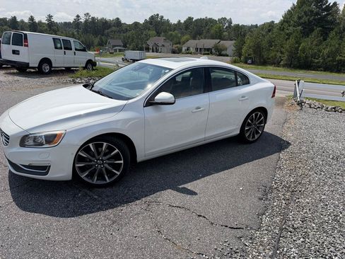 Used 2015 Volvo S60 T6 Platinum FWD image 3