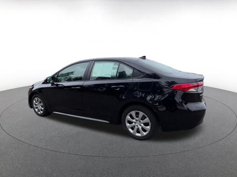 Used 2025 Toyota Corolla LE FWD image 10