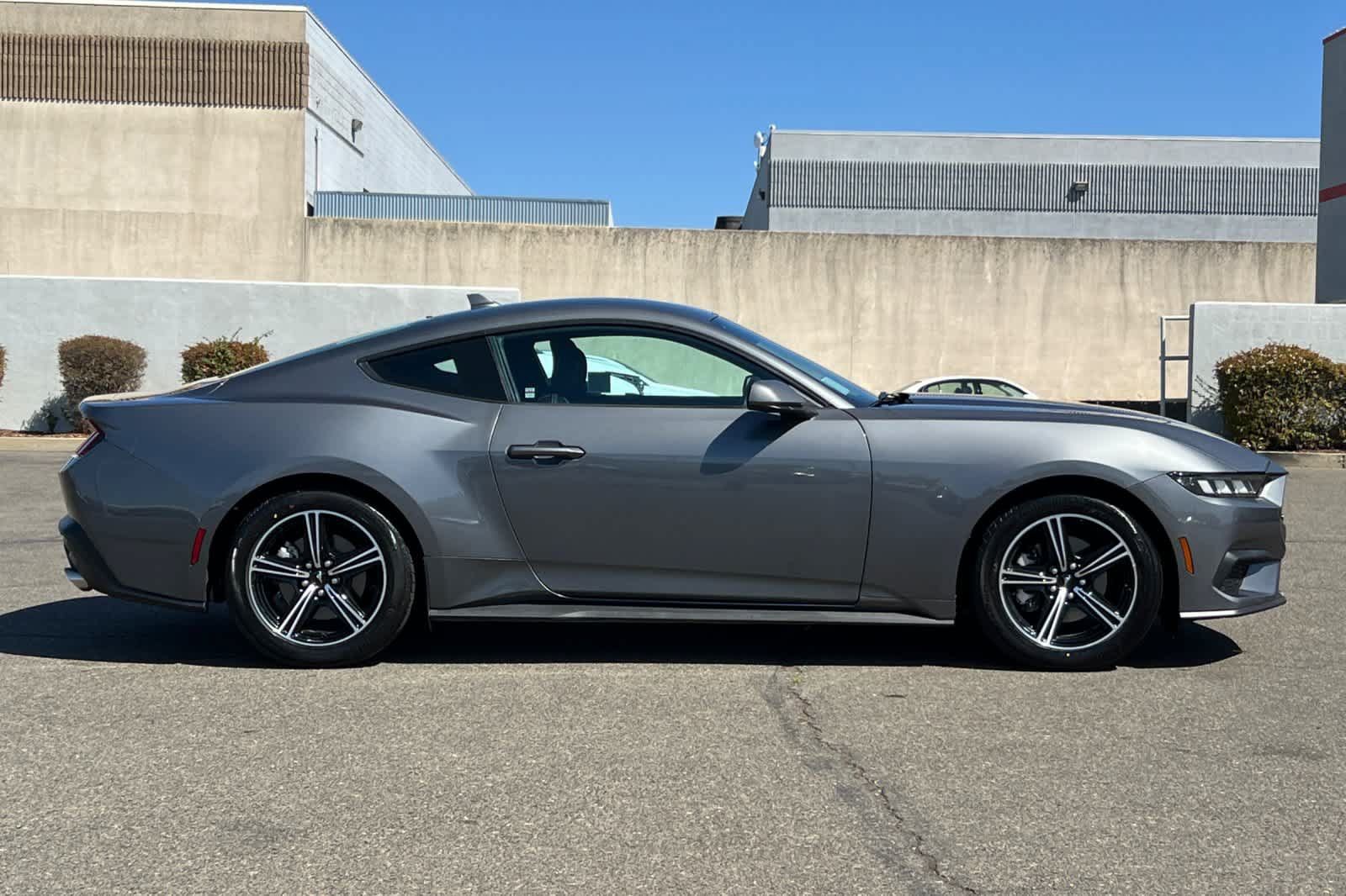 Used 2024 Ford Mustang Coupe RWD image 6