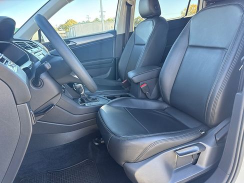 Used 2022 Volkswagen Tiguan S image 13