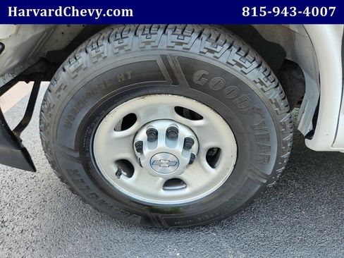 Used 2019 Chevrolet Express 3500 w/ Driver Convenience Package image 32