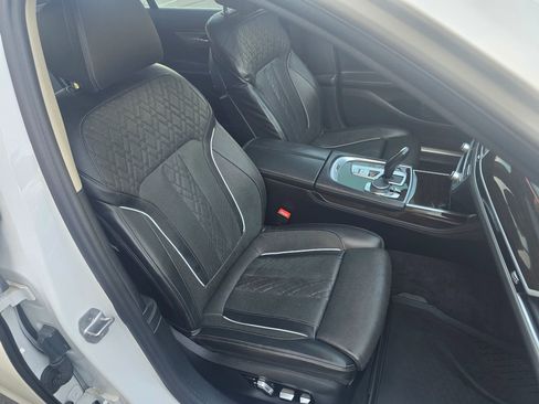 Used 2018 BMW 750i xDrive image 27