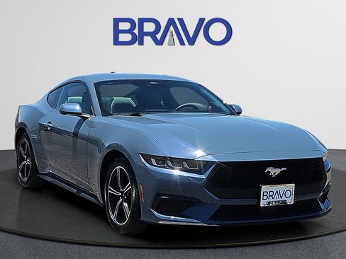 Used 2025 Ford Mustang Coupe RWD image 6