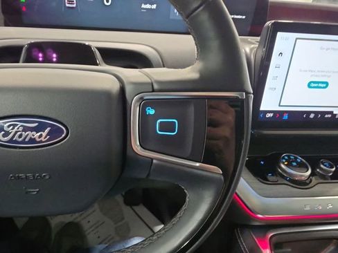 Used 2025 Ford Expedition Max Platinum AWD/4WD image 18
