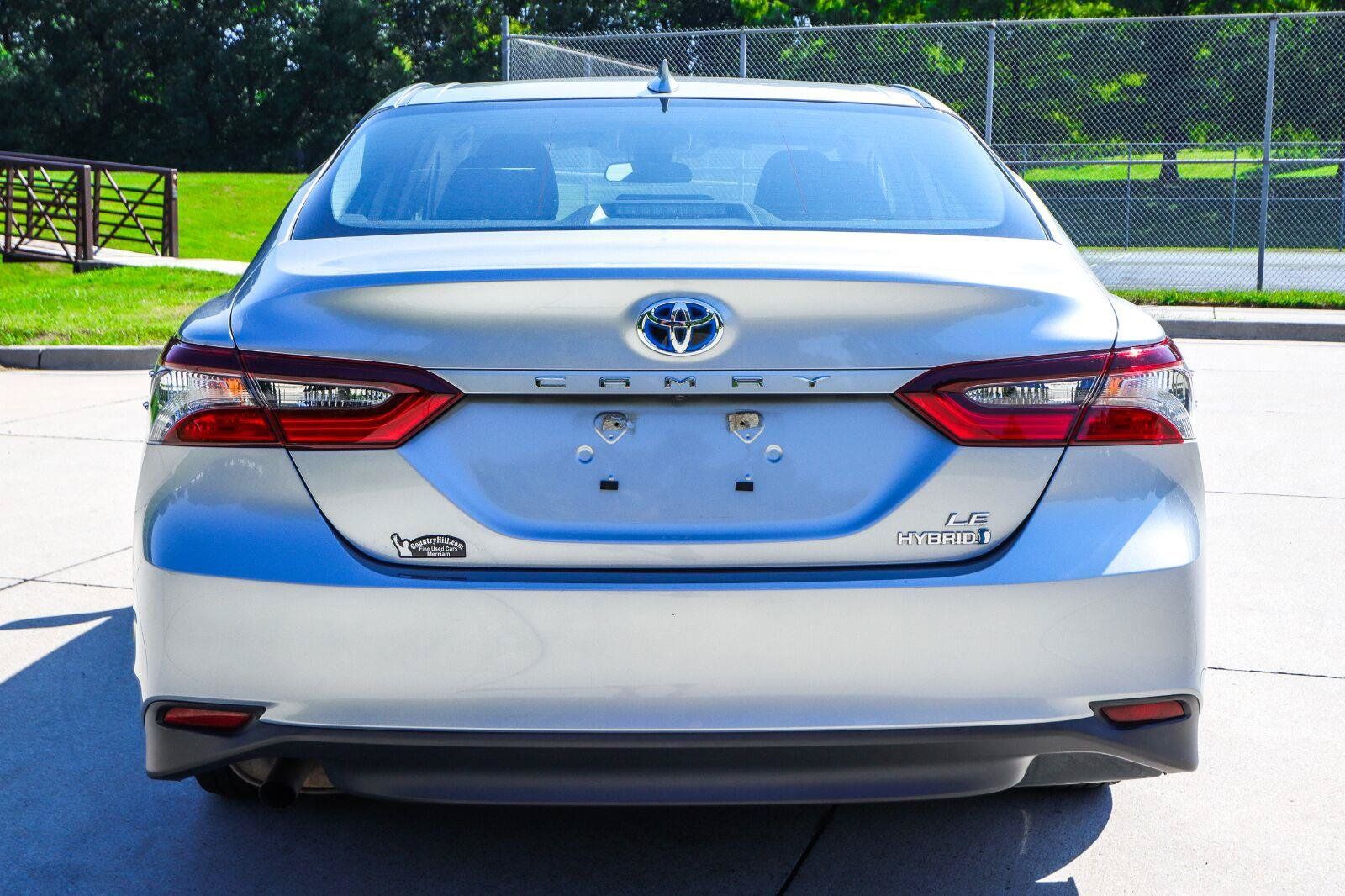 Used 2022 Toyota Camry LE FWD image 18
