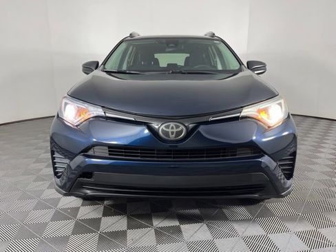 Used 2017 Toyota RAV4 LE FWD image 5