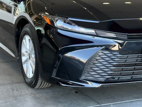 Used 2025 Toyota Camry LE image 8